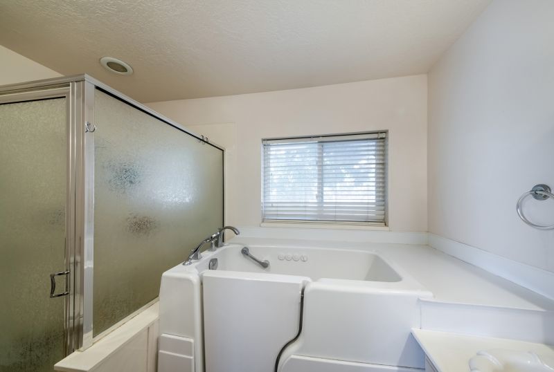 Accessibility Walk-In Bathtub